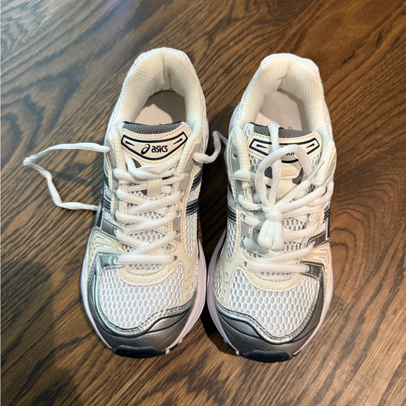 ASICS GEL-KAYANO 14 in silver - Picture 3 of 5